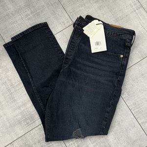 NWT Levis 501 Women's Black Wash 5 Button Fly Skinny Distressed Size 32x28 $98